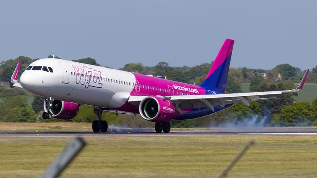 G-WUKP:Airbus A321:Wizz Air